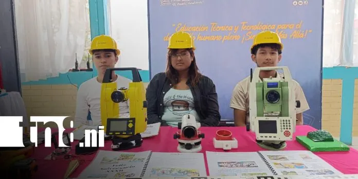 Centro Tecnológico Simón Bolívar celebra en grande su 41 aniversario