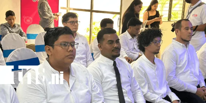Más maestros preparados: 59 docentes se gradúan en Didáctica del Inglés