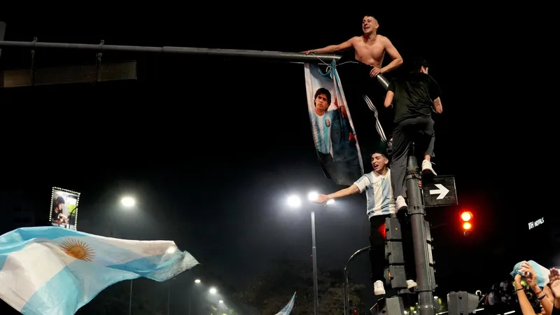 "El partido más político de todos": Argentina enloquece tras triunfo contra Inglaterra en el Mundial