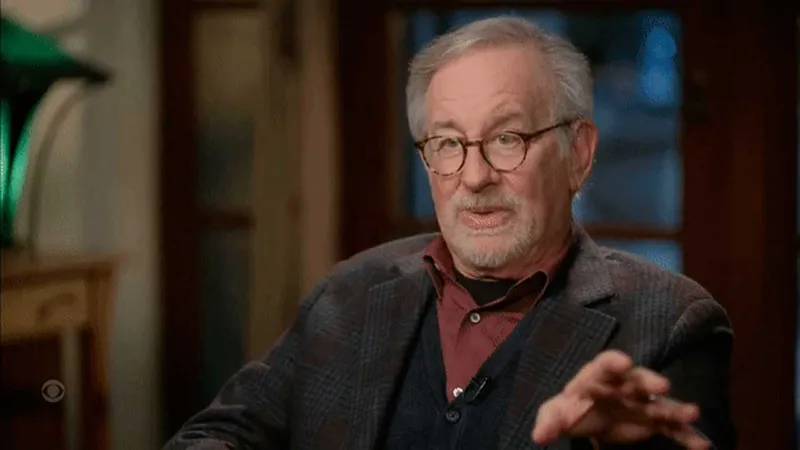 "Lo lamento de verdad": Steven Spielberg lleva 50 años arrepintiéndose del efecto de su película 'Tiburón'