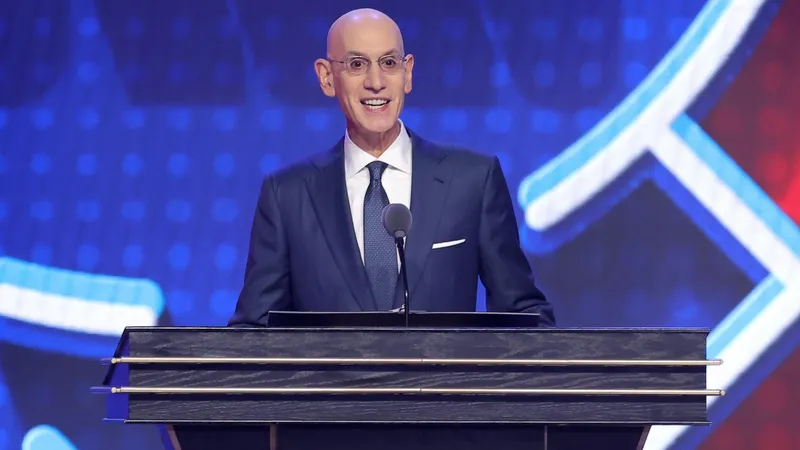 Adam Silver se pronuncia sobre la sanción a los Clippers