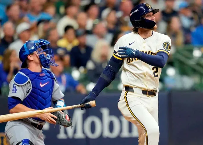 Turang pega jonrón y Cerveceros vencen 2-1 a Dodgers