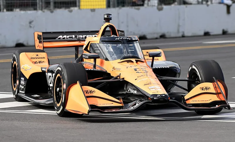 Pato O'Ward remontó 18 lugares y finalizó quinto en Ontario