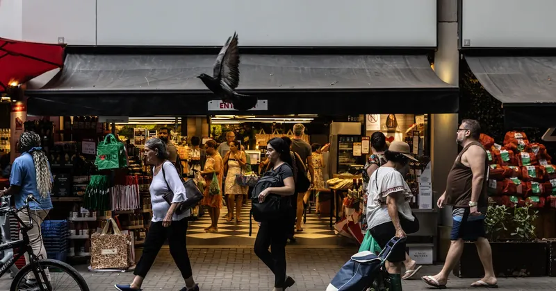 Banco Central de Brasil ve señales de que su política monetaria restrictiva funciona