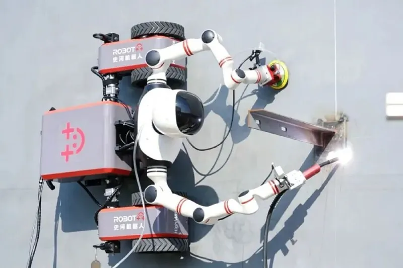 China lleva años perfeccionando robots que se pegan a las paredes con un objetivo: que nadie más muera colgado de un andamio