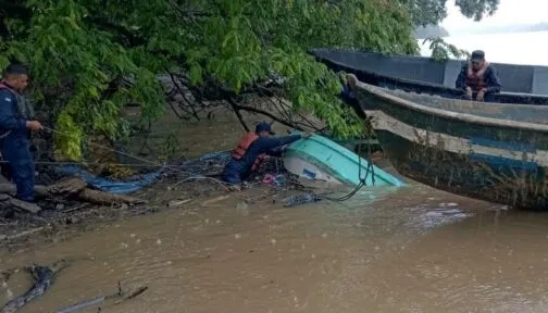 Recuperan el cuerpo de bebé de 8 días, tercera víctima del vuelco de panga en el río Escondido