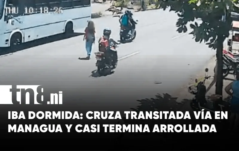 Como Pedro por su casa: cruza transitada vía en Managua y casi termina arrollada