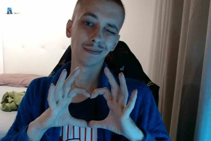 Un streamer ahorró años para luchar contra el cáncer, pero un juego le robó todo su dinero. Las autoridades creen haber encontrado al culpable
