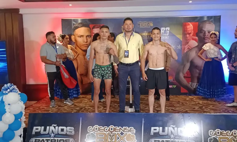 Boxeadores superan la báscula para la velada “Puños Patrios”