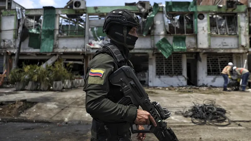 De la Espriella promete volver a bombardear grupos armados: ¿una solución efectiva al conflicto colombiano?