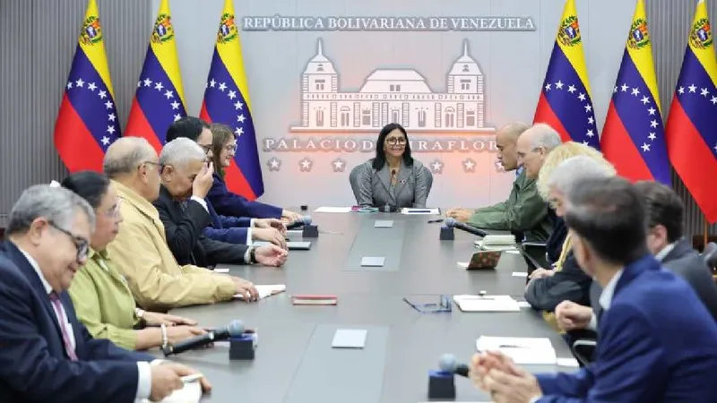 Gobierno, Fedecámaras y centrales sindicales evalúan la salarización de ingresos