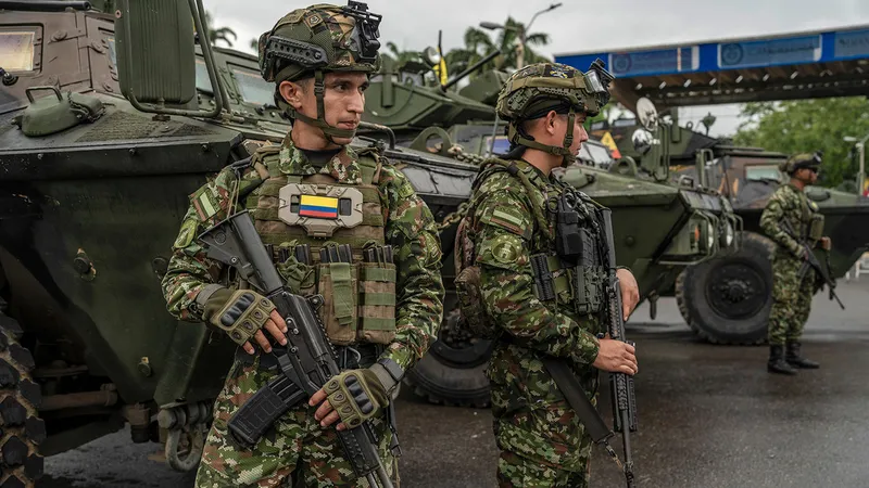 De la Espriella dicta un jaque a la 'paz total' de Petro en Colombia