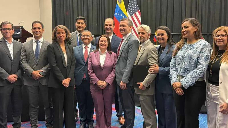 Venezuela firma acuerdos petroleros con Hunt Oil y SLB