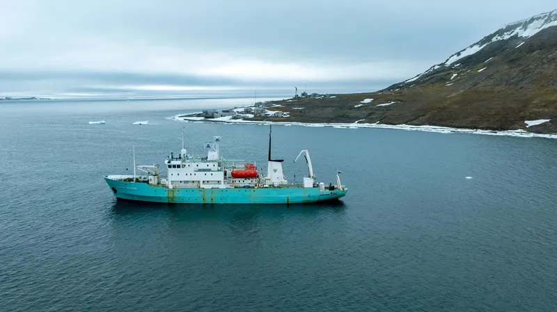Noruega muestra su "nihilismo jurídico" con la detención de un buque ruso en Spitsbergen, denuncia Rusia