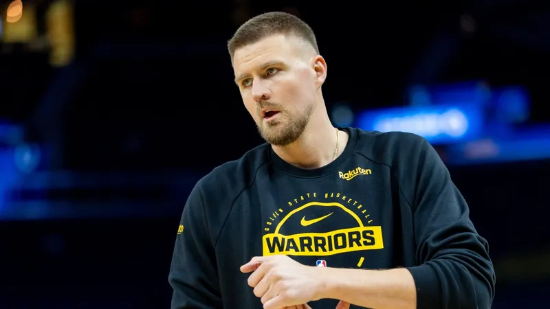 Kristaps Porzingis vuelve y va directo al médico