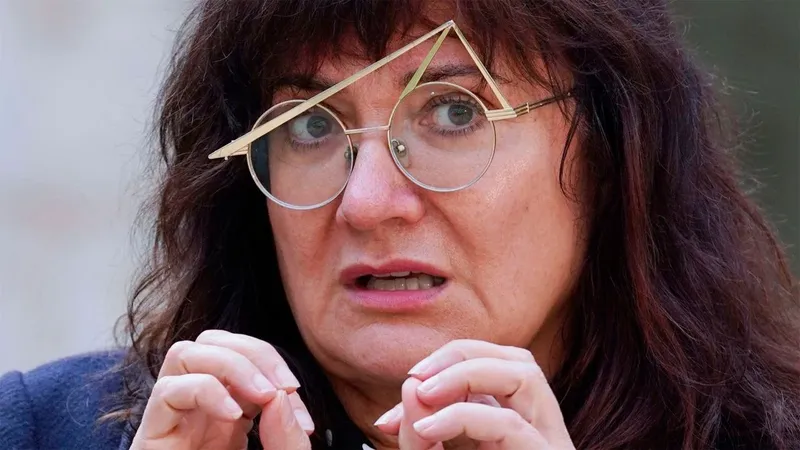 Isabel Coixet enfureció a Mel Gibson: "Los ateos sois siervos del demonio"