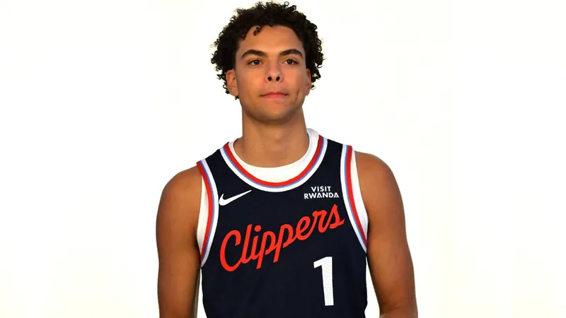 Keaton Wagler se estrena con game winner