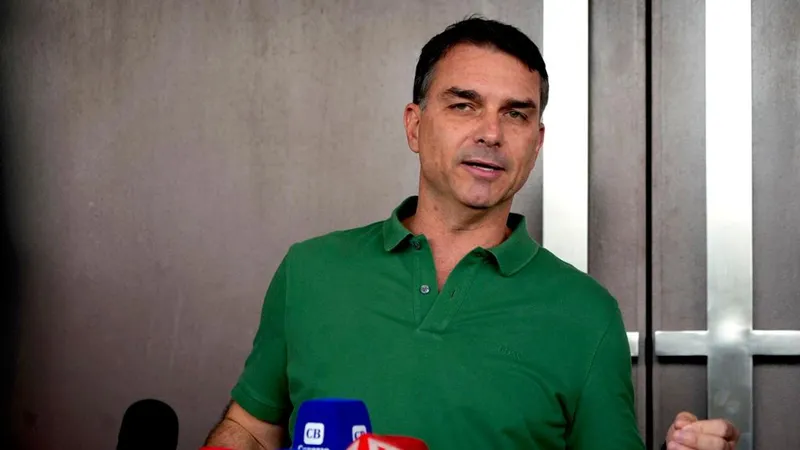 Rubio niega la participación de EEUU en la salida de Flavio Bolsonaro de Brasil