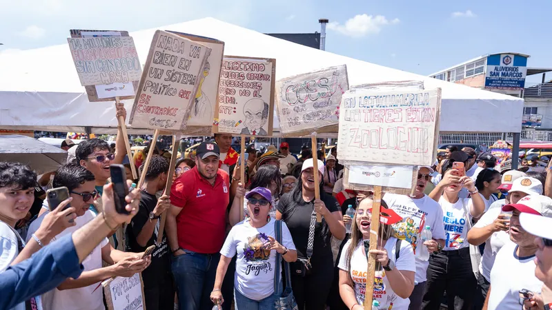 VIDEOS: Protestas en varias ciudades de Colombia marcan la toma de posesión de Abelardo de la Espriella