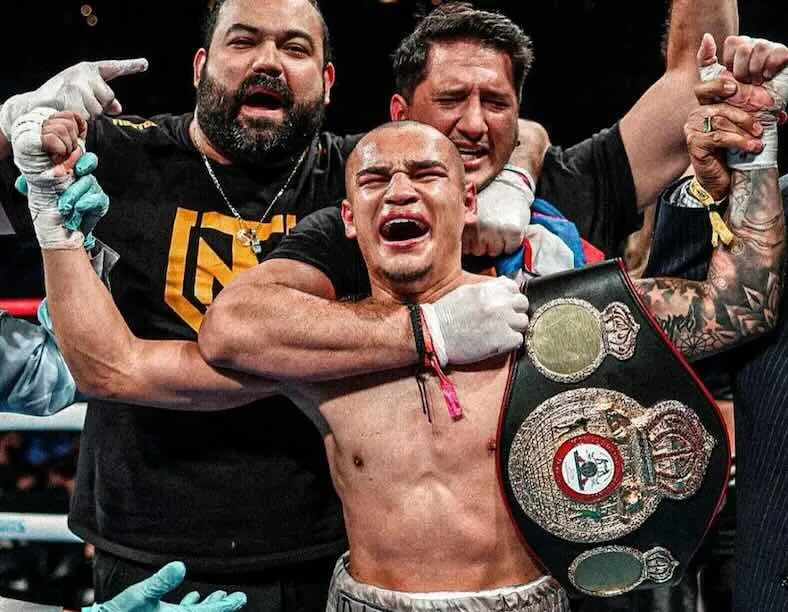 La AMB eleva a David Jiménez a campeón súper mosca