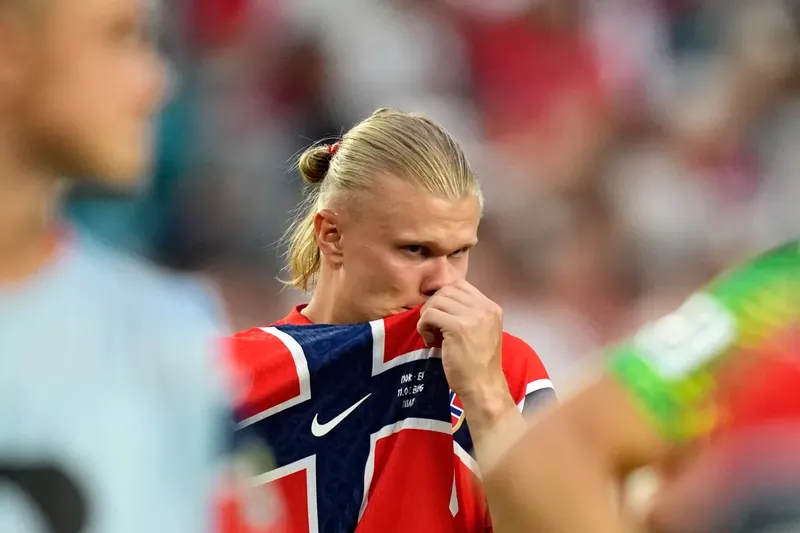 “Siento que nos robaron”: Alfie Haaland se manifestó en contra del arbitraje del Noruega vs. Inglaterra