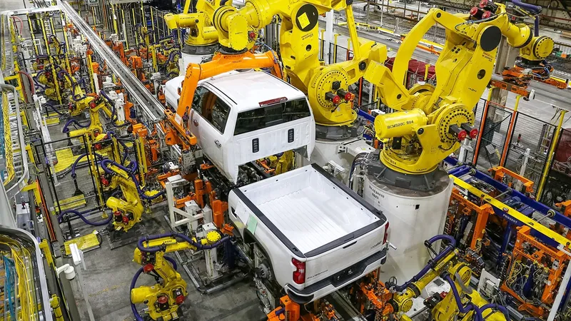 Una fábrica de coches eléctricos despide a 1.000 trabajadores y compra 50 robots a cambio porque “mejoran la seguridad”