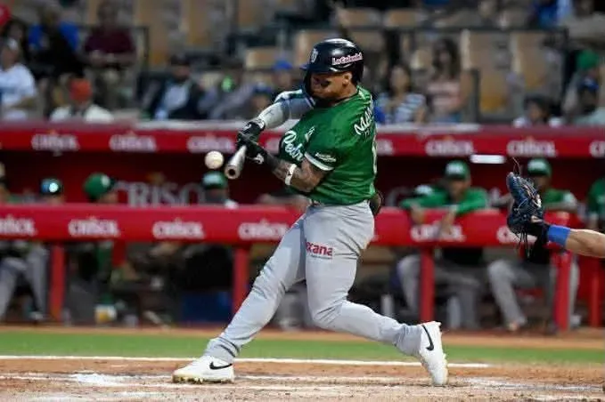 Munguía arranca caliente en dominicana