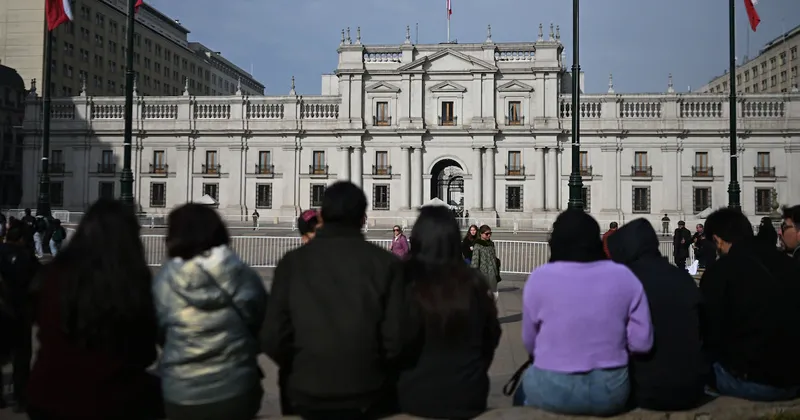 Propuesta para las AFP en Chile: qué prevén los analistas para acciones, bonos y el peso