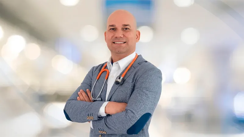 Wilfredo Cosme, doctor alergólogo e inmunólogo: «No es normal que no podamos respirar por la nariz y que ronquemos»