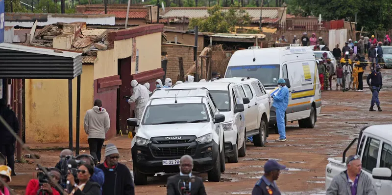 Violencia extrema en Sudáfrica deja una docena de víctimas mortales