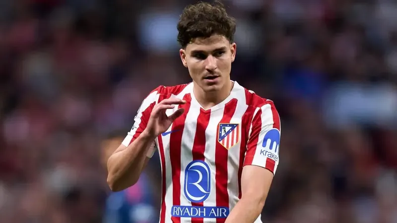 Gil Marín aclara que Julián no se mueve del Atlético y pide a la afición que le ayude