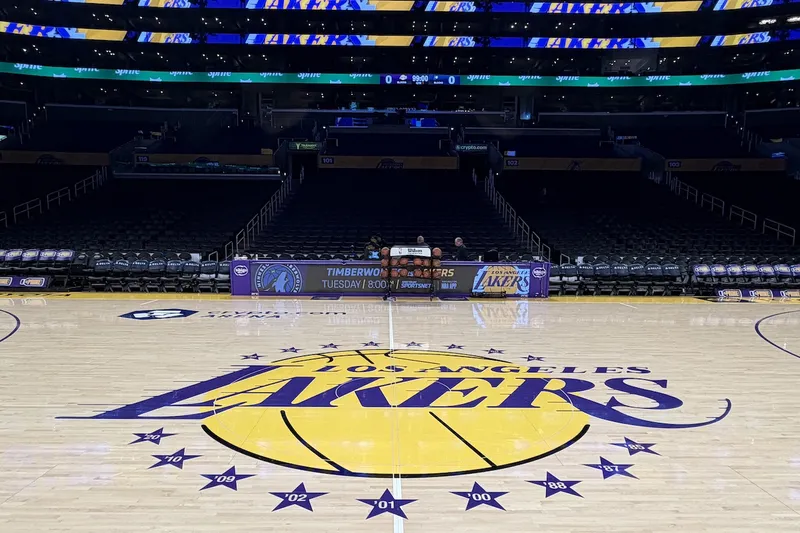 Los Lakers se venden otra vez