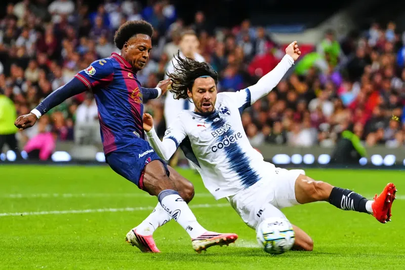 Atlante firma una noche mágica al arrugarle el costoso uniforme al Monterrey 4-2