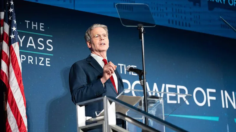 Scott Bessent dice que “la nueva Venezuela” volverá a operar en dólares