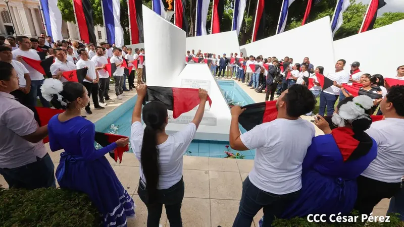 Juventud Sandinista conmemora legado del Comandante Carlos Fonseca Amador en Managua