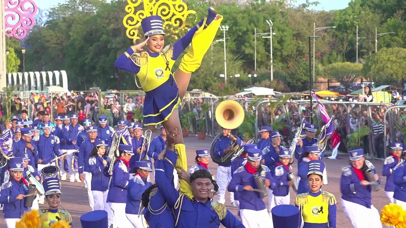 Bandas rítmicas y comparsas independientes demuestran sus habilidades