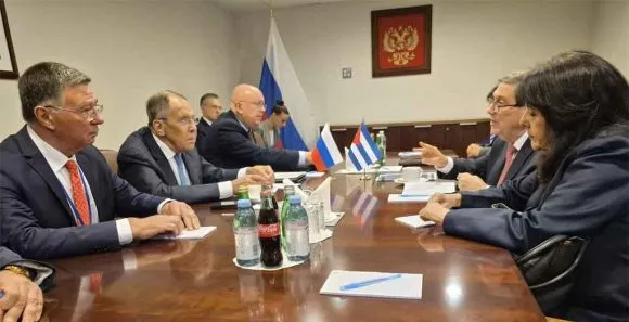 Canciller cubano se reúne con Lavrov: Rusia respalda a Cuba y exige poner fin al bloqueo de EEUU
