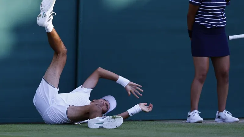 El duelo Jódar-Carreño de Wimbledon, suspendido