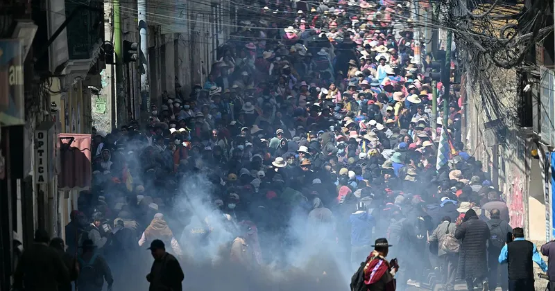 Las protestas en Bolivia se intensifican mientras algunos exigen la renuncia del presidente