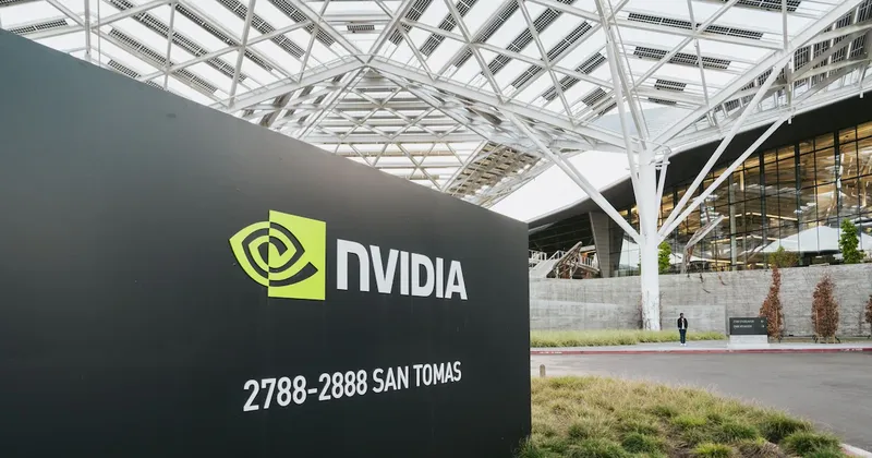 La paradoja de Nvidia: la acción sufre, pero JPMorgan, BofA, y Morgan Stanley suben precios objetivo