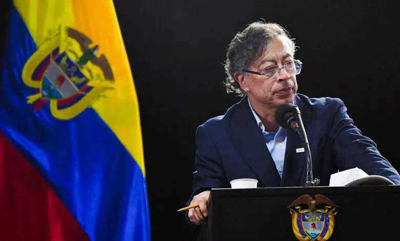 “Fascismo mafioso”: Petro lanza una dura acusación contra De la Espriella