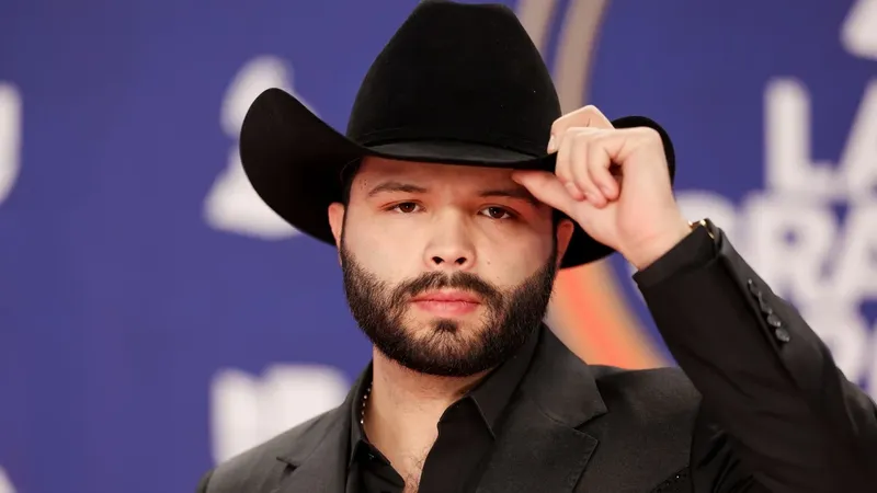 Pepe Aguilar sale en defensa de su hijo Leonardo tras no llenar su concierto: 'El apellido no canta'