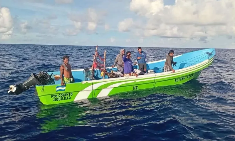 Cinco pescadores desaparecidos son encontrados con vida