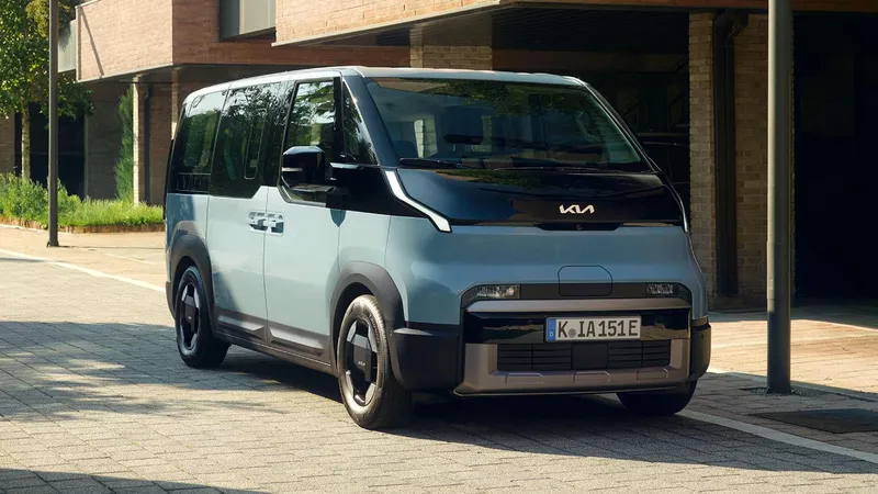 Hasta 785 litros de maletero y más de 390 km de autonomía: así es el nuevo Kia PV5 Passenger de 7 plazas