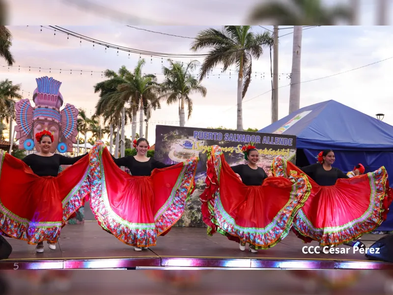 Celebran Día Nacional del Huipil en el Puerto Salvador Allende