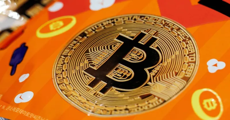 Irán lanza seguro marítimo respaldado en bitcoin para el tránsito por el estrecho de Ormuz