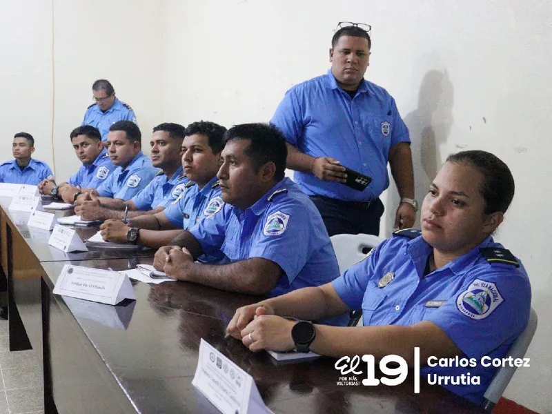 Bomberos fortalecen capacidades en formación metodológica, teórica y práctica