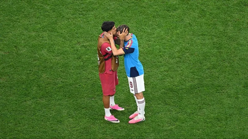 El mensaje de consuelo y amistad de Gavi a Joao Cancelo