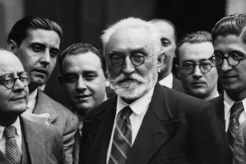 Unamuno, escritor y filósofo: "Cada uno es, en realidad, tres: el que uno cree que es, el que los demás creen y el que es de veras"