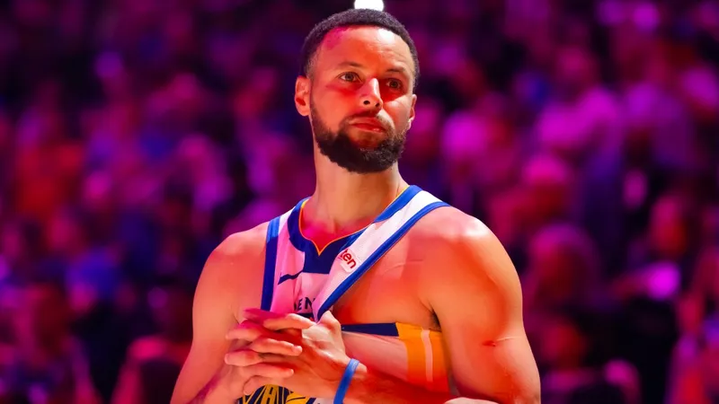 Stephen Curry aparca su renovación con los Warriors
